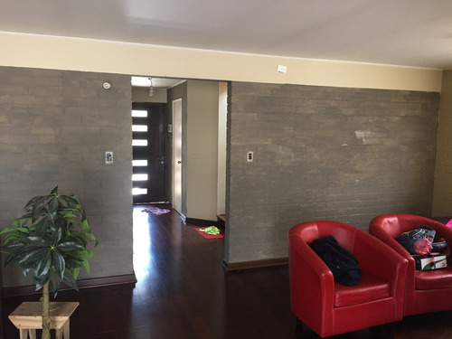 Amplia Casa En Pasaje Con Porton Y Via Unica, Larapinta