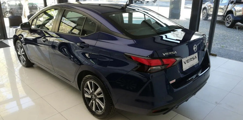 Nissan Versa Advance Mt