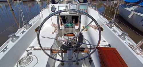Pandora 32. Velero