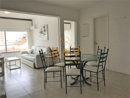 Imagen 7 de 8 de Apartamento De 1 Dormitorio Y Medio En Península, Punta Del Este