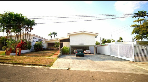 Venta De Hermoso Casa Con Amplios Espacios En Urb. Guataparo