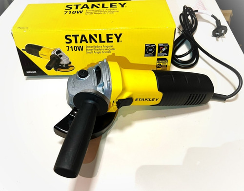 Imagen 3 de 3 de Amoladora Angular Stanley Stgs7115 De 50 hz 710w 220 V