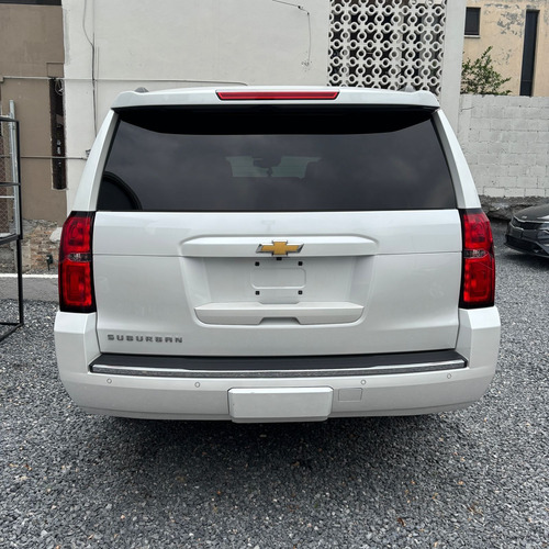 Chevrolet Suburban 5.3 Ltz 4x4 Mt