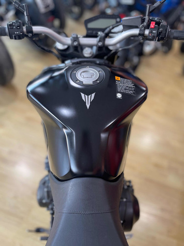 Imagen 7 de 8 de Yamaha Mt 09 Con Accesorios Hobbycer Bikes
