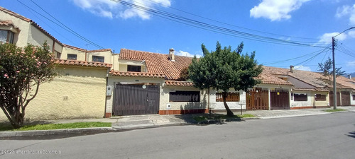 Casa En  Las Margaritas Usaquen Rah Co: 24-605