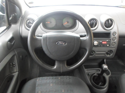 Ford - Fiesta Hatch 1.0 Personalite 2003 Completo-ar