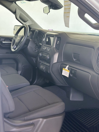 Chevrolet Silverado 5.3 V8 Custom Doble Cabina 4X4 At