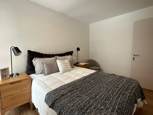 Venta Apartamento De 2 Dormitorios Con Garaje En Cordón Sur A Estrenar. -- Ideal Inversores