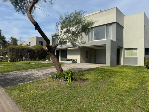 Casa En Venta Buenos Aires Village Bella Vista