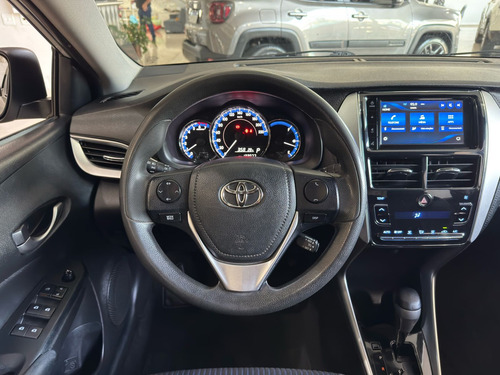 Toyota Yaris 1.3 16V FLEX XL PLUS TECH MULTIDRIVE