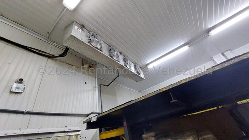 LG Vendo Edificio Industrial Con Local Comercial En Prado De María, 1920 Mtrs. Punto Comercial De Mas De 30 Años
