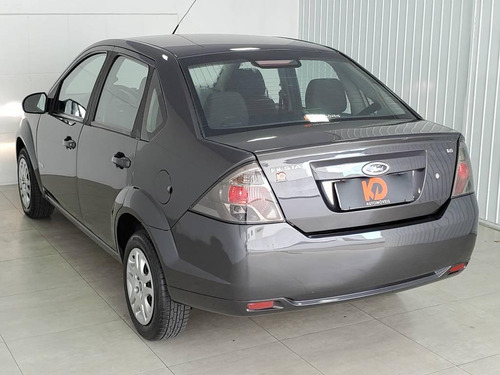 Ford Fiesta Sedan 1.6