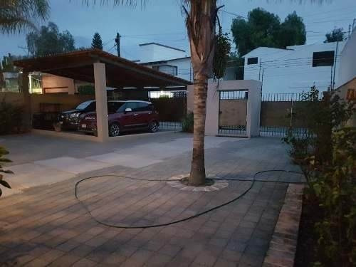 Villas Del Mesón, Una Planta, 4 Recamaras, 8 Autos, Jardines