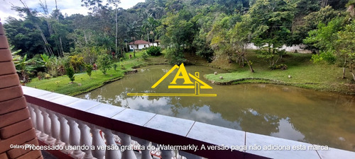Linda Chácara Com Lago, Nascente E Pisicina Em Juquitiba