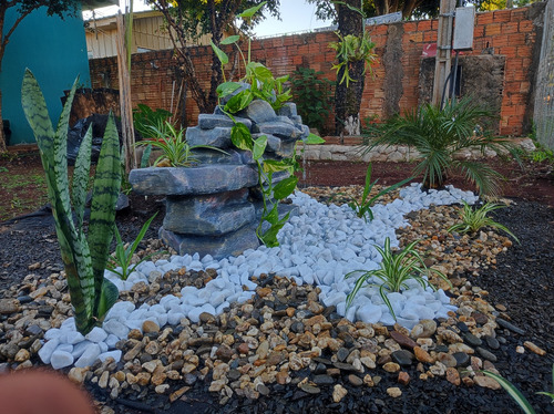 Cascata Com Pedras Com Queda D'água Reaproveitável,
