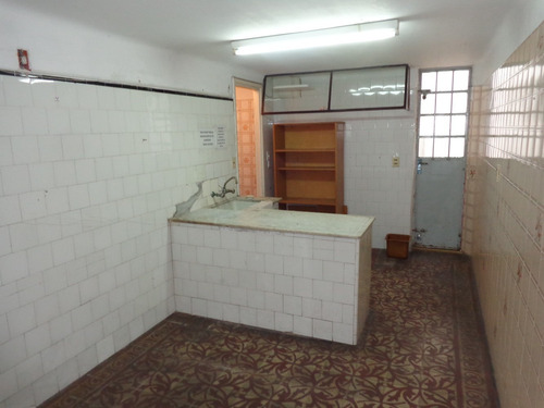 2 Naves, 2 Entradas Camiones, Local, Oficinas Y Deposito