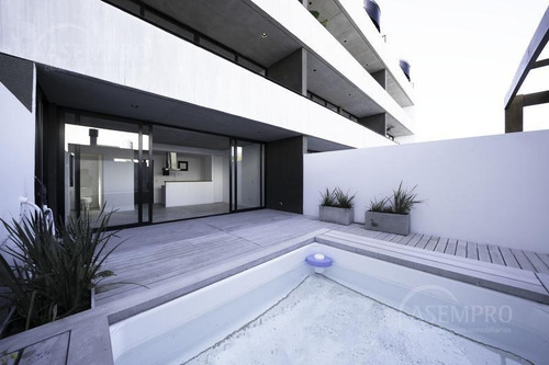 Imagen 12 de 28 de Mudate A Este Patio!! Suite Y Piscina Privada