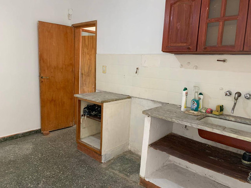 Casa 2 Dormitorios Banfield Con Cochera