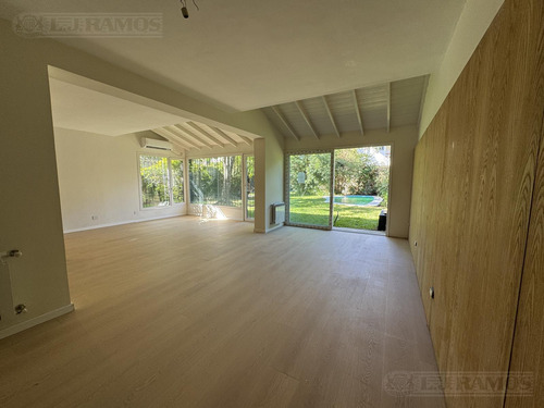 Impecable Casa En Venta A Estrenar , Reciclada A Nuevo, En Excelente Zona Acassuso.