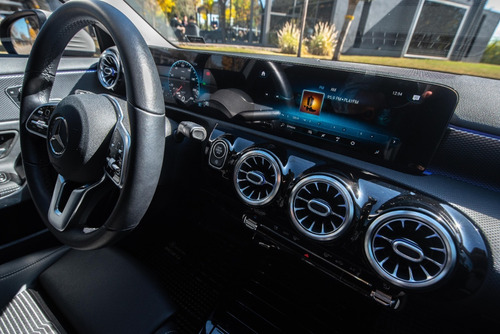 Imagen 9 de 15 de Mercedes Benz A 200 Progressive
