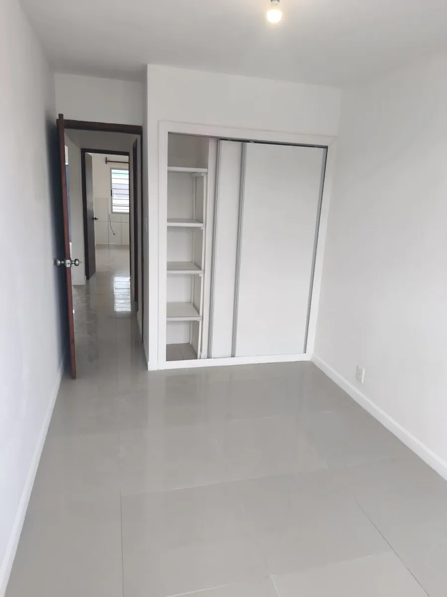 Alquiler Hermoso Apartamento De 2 Dormitorios Sobre Av. Giannattasio · Foto 4