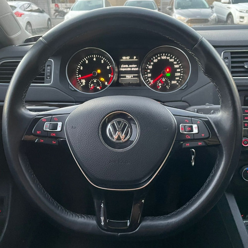 Imagen 11 de 15 de Volkswagen Vento 2.5