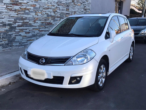 Imagen 2 de 14 de Nissan Tiida 2011 1.8 Tekna 5 P
