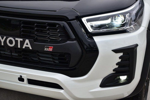 Imagen 3 de 25 de Toyota Hilux 4x4 Dc Gr-sport 2.8 Tdi At 2022