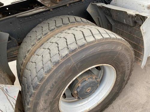 Imagem 2 de 6 de Mercedes Benz Axor 2035