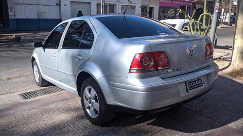 Imagen 3 de 25 de Volkswagen Bora 2008 2.0 Nafta