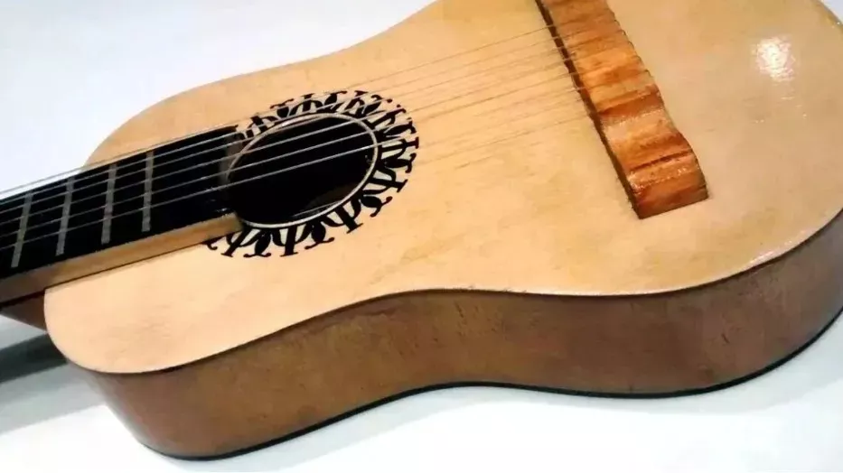 Tercera imagen para búsqueda de guitarra juguete madera