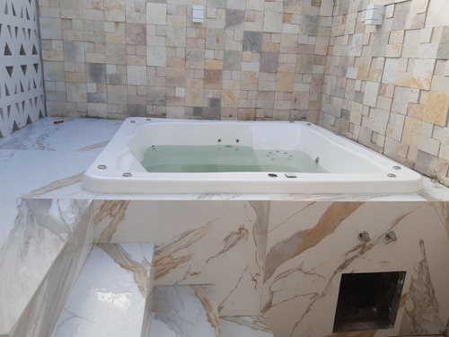 Imagem 1 de 4 de Instalação De Banheiras De Hidromassagem E Spas
