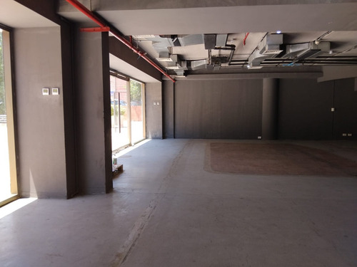Excelente Local 421m2 En Ciudad Empresarial Diversos Usos