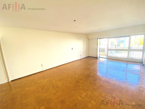 Venta Departamento 3 Dormitorios Y Servicio - Pocitos