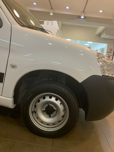 Imagen 5 de 25 de Peugeot Partnert Confort 1.6 2023 3-