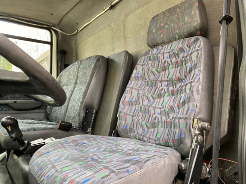 Imagem 11 de 15 de Caminhão Ford Cargo 2422 6x2 Bau 10,5 Metros Apenas 300.000k