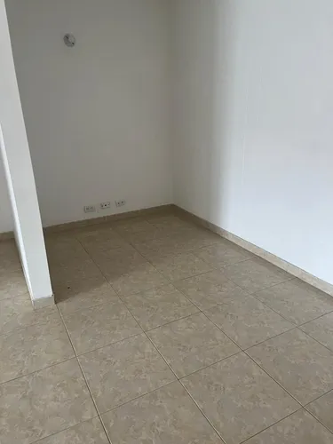Apartamento Con Excelentes Espacios En Los Colores - Medellín, ¡oportunidad!