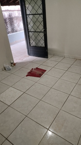 A Casa Tem 2 Quarto , 1 Banheiro