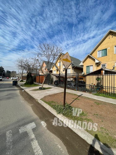 Prop Adjudica En Remate Casa De 3 Pisos Con 3 Dorm Y 3 Baños