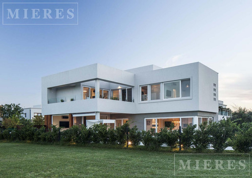 Casa En Venta En El Barrio Cerrado Windbells