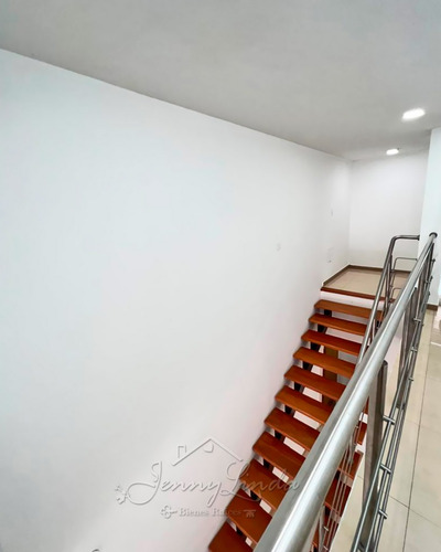 En Alquiler Townhouse De 180 M² Avenida Principal Del Castaño, Maracay Aragua
