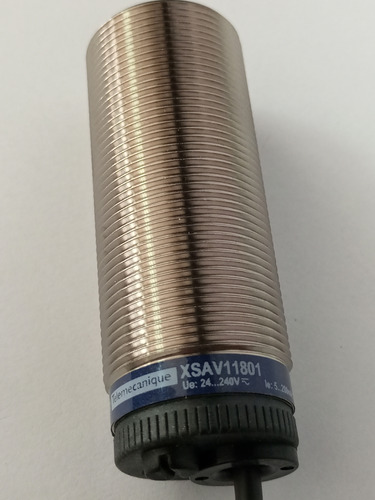 Sensor Inductivo Xsav11801, 24...240 Vdc/ac, Telemecanique.