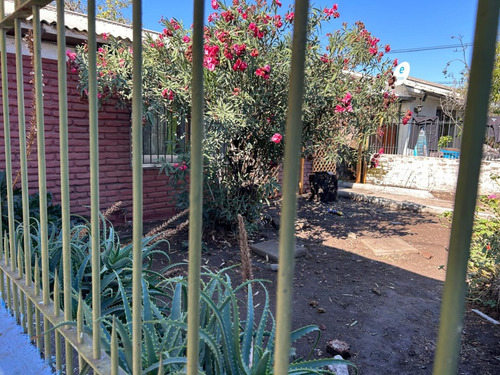 Cómoda Casa Aislada Con Excelente Terreno Calle Coronel.