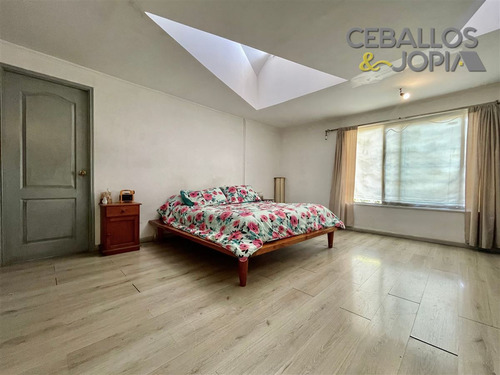 Casa En Venta De 6 Dorm. En Quilpué