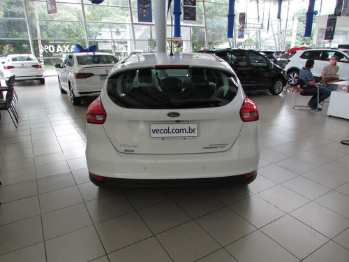 Ford Focus Hatch 2.0 16v 4p Titanium Flex