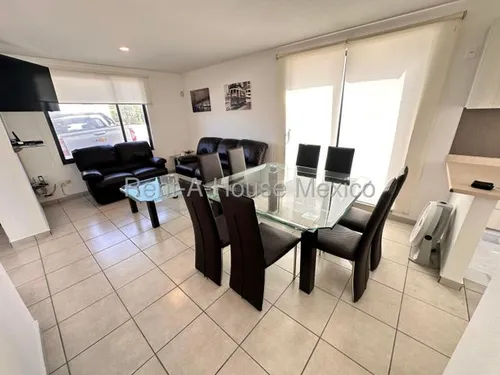 Venta - Casa En Esquina Con 3 Recámaras Y Terreno Excedente, El Mirador | Rahqro