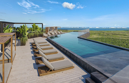 Condo Con Alberca, Cancha De Padel, En Venta, Boulevard Colosio, Cancún.