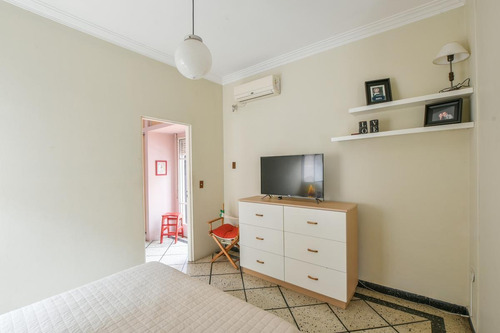Casa De Pasillo En Venta De 4 Dormitorios Con Parrillero Y Cochera Centro