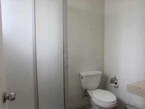 Cauquenes, Local Comercial 272 M2 (72923)