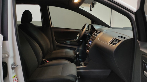 Imagen 8 de 10 de Volkswagen Suran 2019 1.6 Track